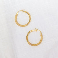 The Naira Hoops I 10k Gold | 0.4"