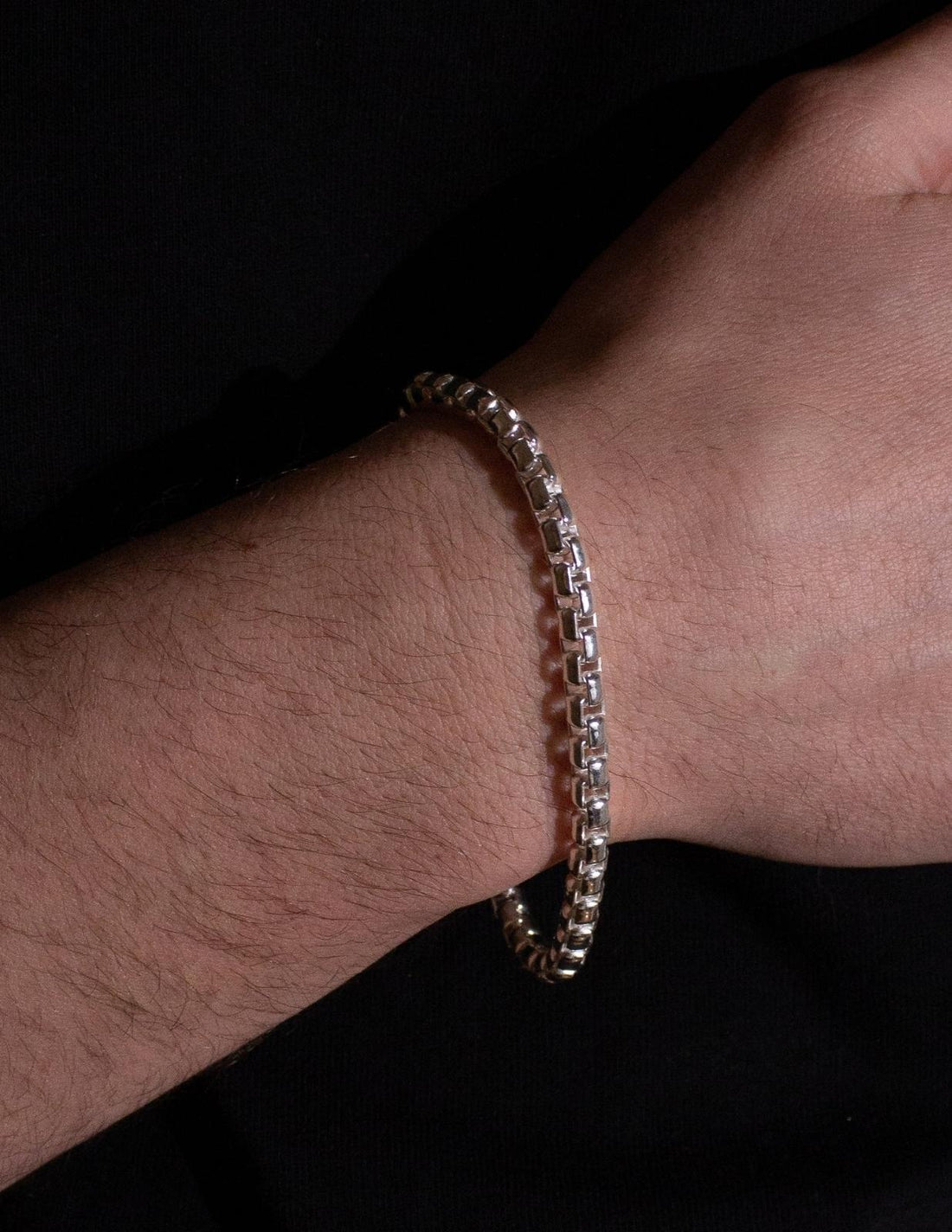 silver bracelet for men, mens silver bracelets toronto, mens roundbox bracelet canada