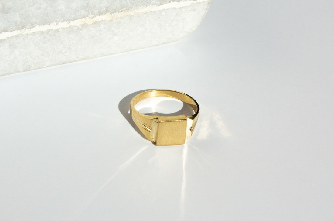 10k signet ring, gold signet ring woman buy toronto