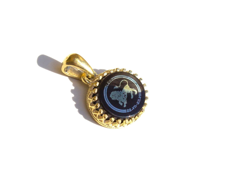 Leo Zodiac Pendant | 10k Gold and Onyx | 16-28"