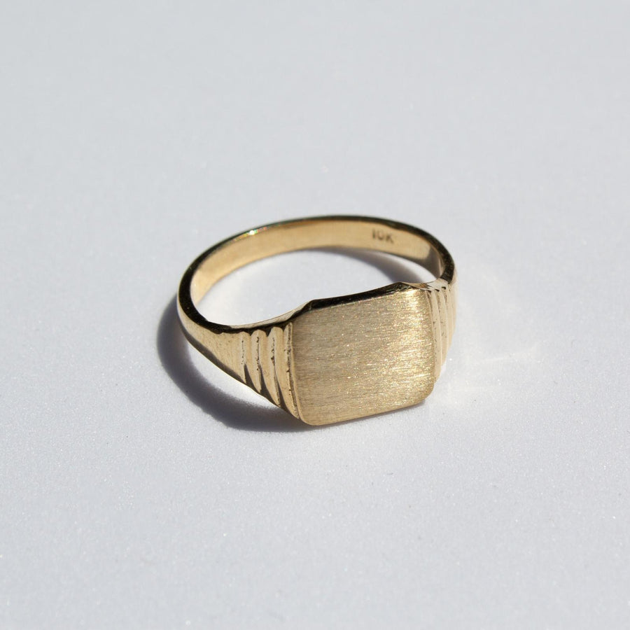 man solid gold pinky ring